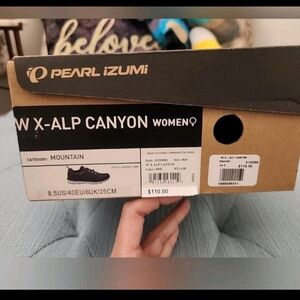Pearl Izumi W X-ALP Canyon Bike Shoes Women's size 8.5 NIB